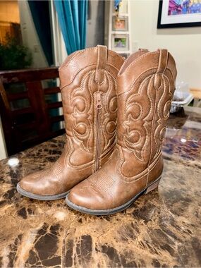 Cat & Jack Brown Embroidered Cowboy Boots for Kids GREAT CONDITION, worn once!
